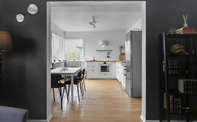 Cozy 2Br Apartment
